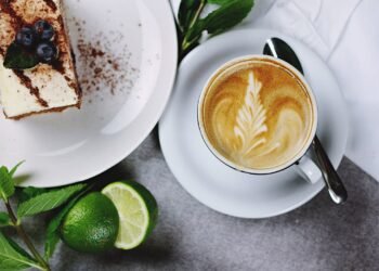 Recette fraîcheur : Limonade Framboise-Menthe – Un cocktail maison pour se désaltérer naturellement