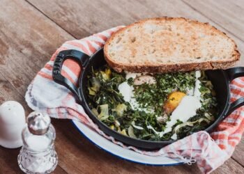 Recette premium : Sandwich au steak et homard au beurre basilic – Un festin entre deux tranches de pain !