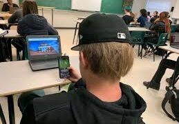 Après le Québec, la Corée du Sud impose l’interdiction des téléphones en classe. 