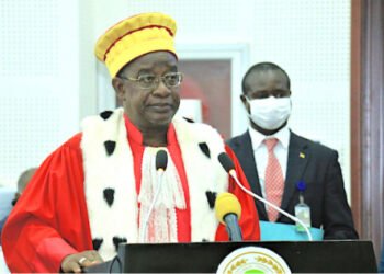 Grand débat du vendredi : La Cour suprême face au défi de rappeler Mamadi Doumbouya à l’ordre. (Video)