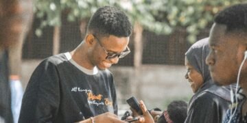 Comment les réseaux sociaux transforment la politique en Afrique?