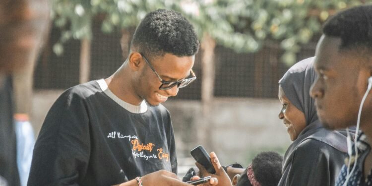 Comment les réseaux sociaux transforment la politique en Afrique?