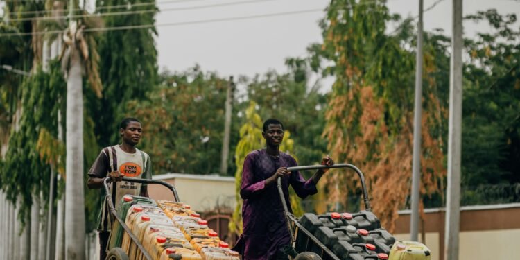 Le Monde : Comment les prix mondiaux du pétrole impactent les économies africaines! 